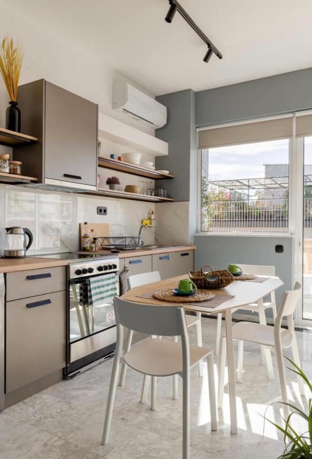 Appartamento Loft With Private Parking Atene Esterno foto